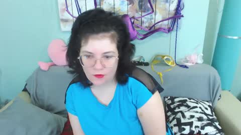 Everly online show from December 7, 2024, 5:04 am