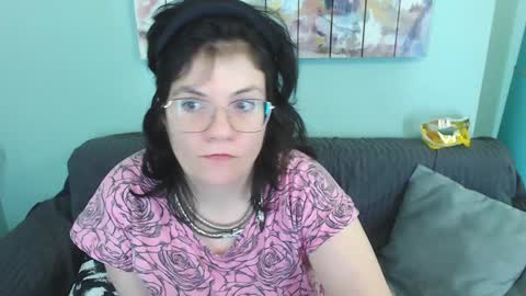 Everly online show from January 11, 2025, 3:31 pm