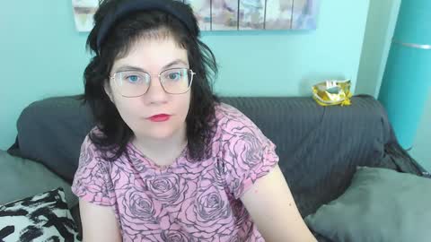 Everly online show from January 28, 2025, 11:06 am