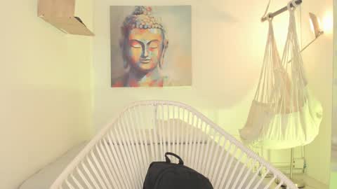 Snapshot of everyh chatting on December 10, 2024, 1:43 am Sophia online show from December 10, 2024, 1:43 am