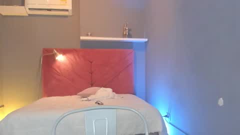 Snapshot of everyh chatting on October 11, 2025, 8:07 pm Sophia online show from October 11, 2025, 8:07 pm