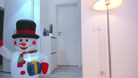 Snapshot of eves_bodyxxx chatting on December 22, 2024, 9:55 am Sensation Body online show from December 22, 2024, 9:55 am