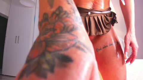 Snapshot of eves_bodyxxx chatting on January 31, 2025, 6:46 am Sensation Body online show from January 31, 2025, 6:46 am