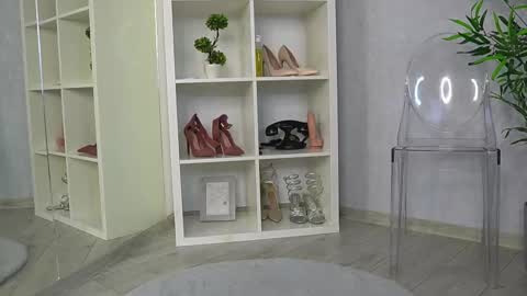 evewilder online show from November 10, 2025, 6:23 am