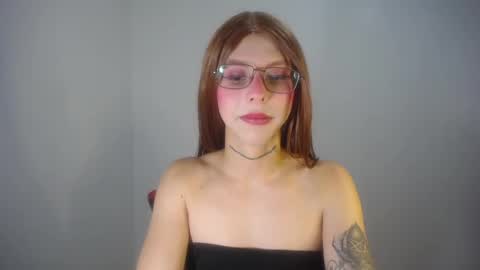 Snapshot of evi_kitty chatting on March 5, 2025, 11:49 pm Evi online show from March 5, 2025, 11:49 pm
