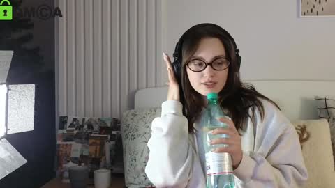 Snapshot of evi_woow chatting on January 4, 2025, 8:16 pm evi_woow online show from January 4, 2025, 8:16 pm