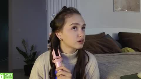 Snapshot of evi_woow chatting on October 14, 2025, 10:32 pm evi_woow online show from October 14, 2025, 10:32 pm