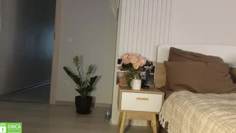 evi_woow online show from October 25, 2025, 9:20 pm