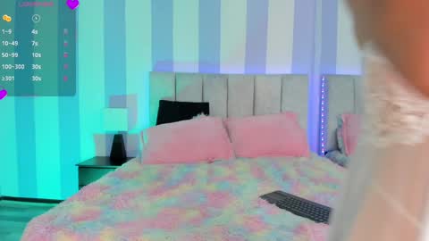 Snapshot of evie_clark_ chatting on December 14, 2024, 5:14 pm My name is Evie  nice to meet you  really get to know me better private is open  online show from December 14, 2024, 5:14 pm