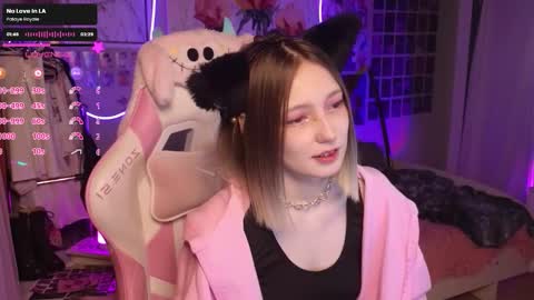 Evie online show from September 30, 2025, 1:32 am