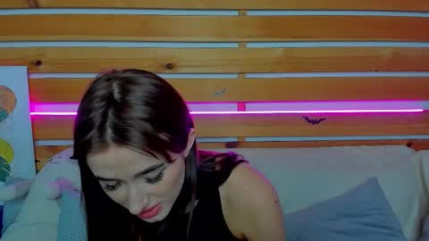 Snapshot of evisdailyy chatting on December 19, 2025, 2:51 am Evis online show from December 19, 2025, 2:51 am