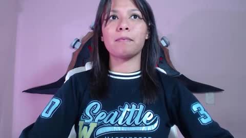 Im Evy online show from November 18, 2025, 6:01 pm