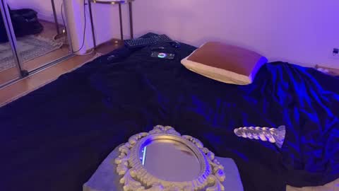 exhibitp online show from February 5, 2025, 5:53 pm