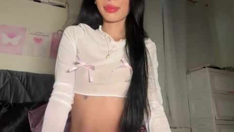 Snapshot of exoo_exoo_07 chatting on November 25, 2025, 3:17 am Angela online show from November 25, 2025, 3:17 am