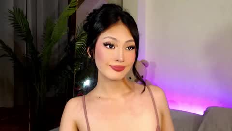 Snapshot of expensive_candyx chatting on December 8, 2024, 3:35 pm Candy online show from December 8, 2024, 3:35 pm