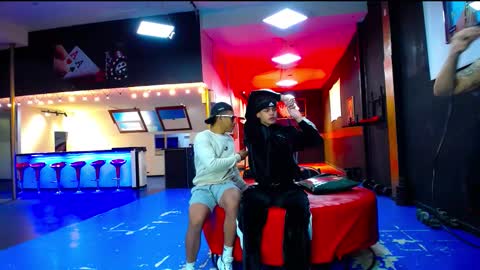 Snapshot of extrangers chatting on September 20, 2025, 11:33 am extrangers online show from September 20, 2025, 11:33 am