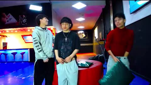 Snapshot of extrangers chatting on October 21, 2025, 12:28 pm extrangers online show from October 21, 2025, 12:28 pm