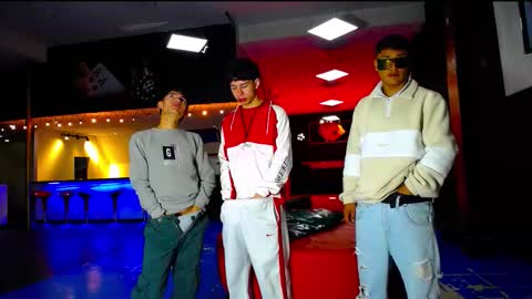 Snapshot of extrangers chatting on October 27, 2025, 1:26 pm extrangers online show from October 27, 2025, 1:26 pm