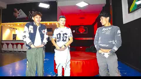 Snapshot of extrangers chatting on November 7, 2025, 1:55 pm extrangers online show from November 7, 2025, 1:55 pm