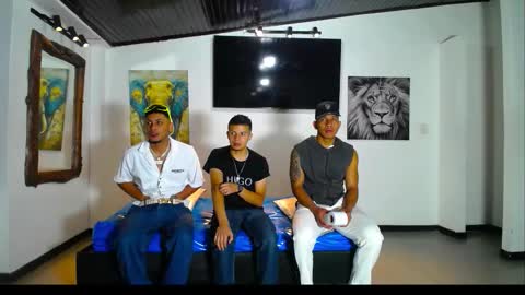 Snapshot of extrangers chatting on November 23, 2025, 1:11 pm extrangers online show from November 23, 2025, 1:11 pm