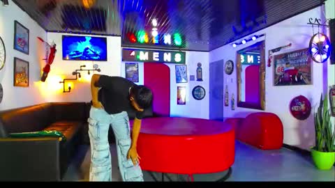 Snapshot of extrangers chatting on November 28, 2025, 1:25 pm extrangers online show from November 28, 2025, 1:25 pm