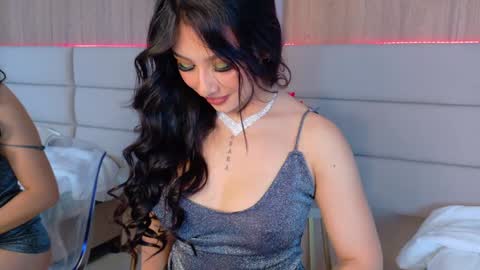 eymicooper online show from December 24, 2024, 1:28 pm