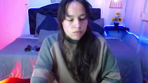 eymmy_24 online show from September 21, 2025, 5:42 am