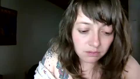 Snapshot of ezlngirl chatting on February 19, 2025, 2:44 am Aimee online show from February 19, 2025, 2:44 am