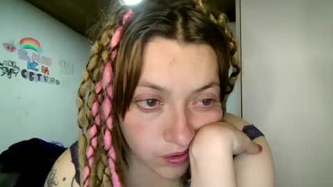 Snapshot of ezlngirl chatting on September 12, 2025, 1:06 am Aimee online show from September 12, 2025, 1:06 am