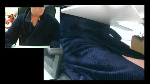 Snapshot of ezondi1 chatting on January 1, 2025, 3:46 pm EZONDI online show from January 1, 2025, 3:46 pm