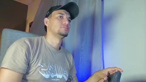 Snapshot of fabi_calde chatting on February 4, 2025, 4:15 am fabi online show from February 4, 2025, 4:15 am