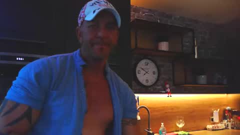 fabxxxl online show from December 14, 2025, 3:06 pm