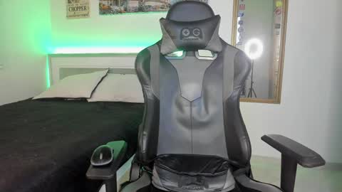 faceofbabyyy online show from January 23, 2025, 7:11 am