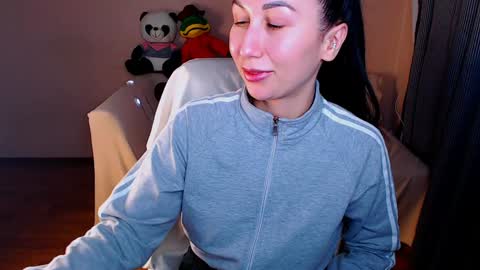 Elli  online show from January 20, 2025, 3:07 pm