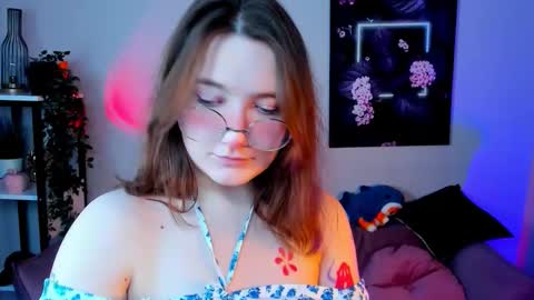 Snapshot of fairy_tara chatting on November 26, 2025, 6:14 am Tara online show from November 26, 2025, 6:14 am