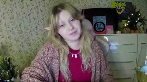 Snapshot of fairydreams_ chatting on December 25, 2024, 8:17 pm Arisha online show from December 25, 2024, 8:17 pm