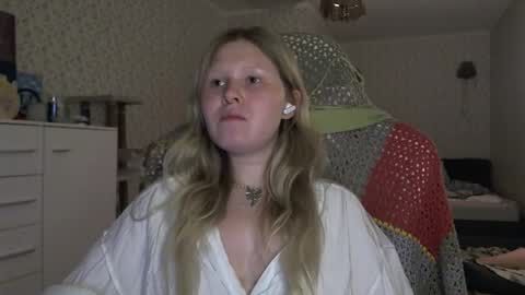 Snapshot of fairydreams_ chatting on October 21, 2025, 5:24 pm Arisha online show from October 21, 2025, 5:24 pm