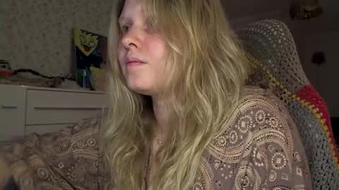 Snapshot of fairydreams_ chatting on November 26, 2025, 12:00 am Arisha online show from November 26, 2025, 12:00 am