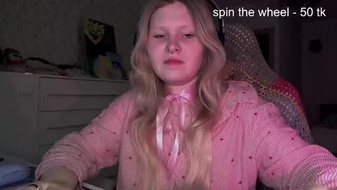 Snapshot of fairydreams_ chatting on November 28, 2025, 10:01 pm Arisha online show from November 28, 2025, 10:01 pm