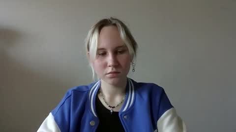 Snapshot of fairyfeller_ chatting on October 17, 2025, 8:06 am fairyfeller_ online show from October 17, 2025, 8:06 am