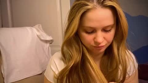 Ilona online show from October 24, 2025, 10:44 am