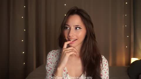 Snapshot of falinecrosthwaite chatting on November 16, 2025, 7:08 pm Kaori online show from November 16, 2025, 7:08 pm