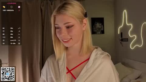 Emilia online show from October 3, 2025, 4:09 am