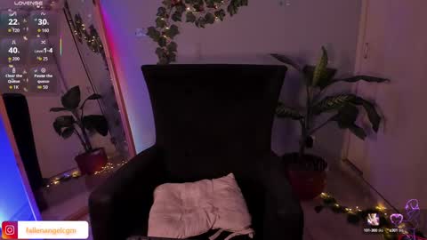 Snapshot of fallenangel_g chatting on October 4, 2025, 2:09 am Fallen Angel online show from October 4, 2025, 2:09 am