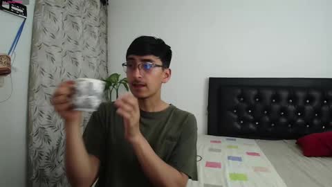 FallGays online show from September 18, 2025, 11:51 pm