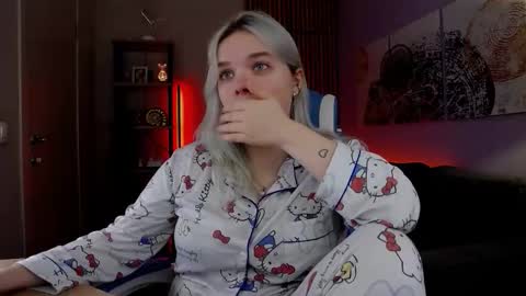 Snapshot of fancybella chatting on November 15, 2025, 11:07 am Bella online show from November 15, 2025, 11:07 am