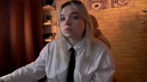 Snapshot of fancybella chatting on November 26, 2025, 2:18 pm Bella online show from November 26, 2025, 2:18 pm