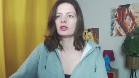 Nadine online show from October 22, 2025, 4:46 am