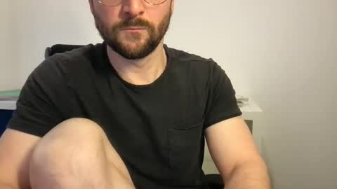 Snapshot of fantacyland chatting on December 18, 2024, 2:28 pm Alex online show from December 18, 2024, 2:28 pm