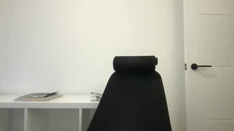 Snapshot of fantacyland chatting on December 20, 2024, 12:16 pm Alex online show from December 20, 2024, 12:16 pm